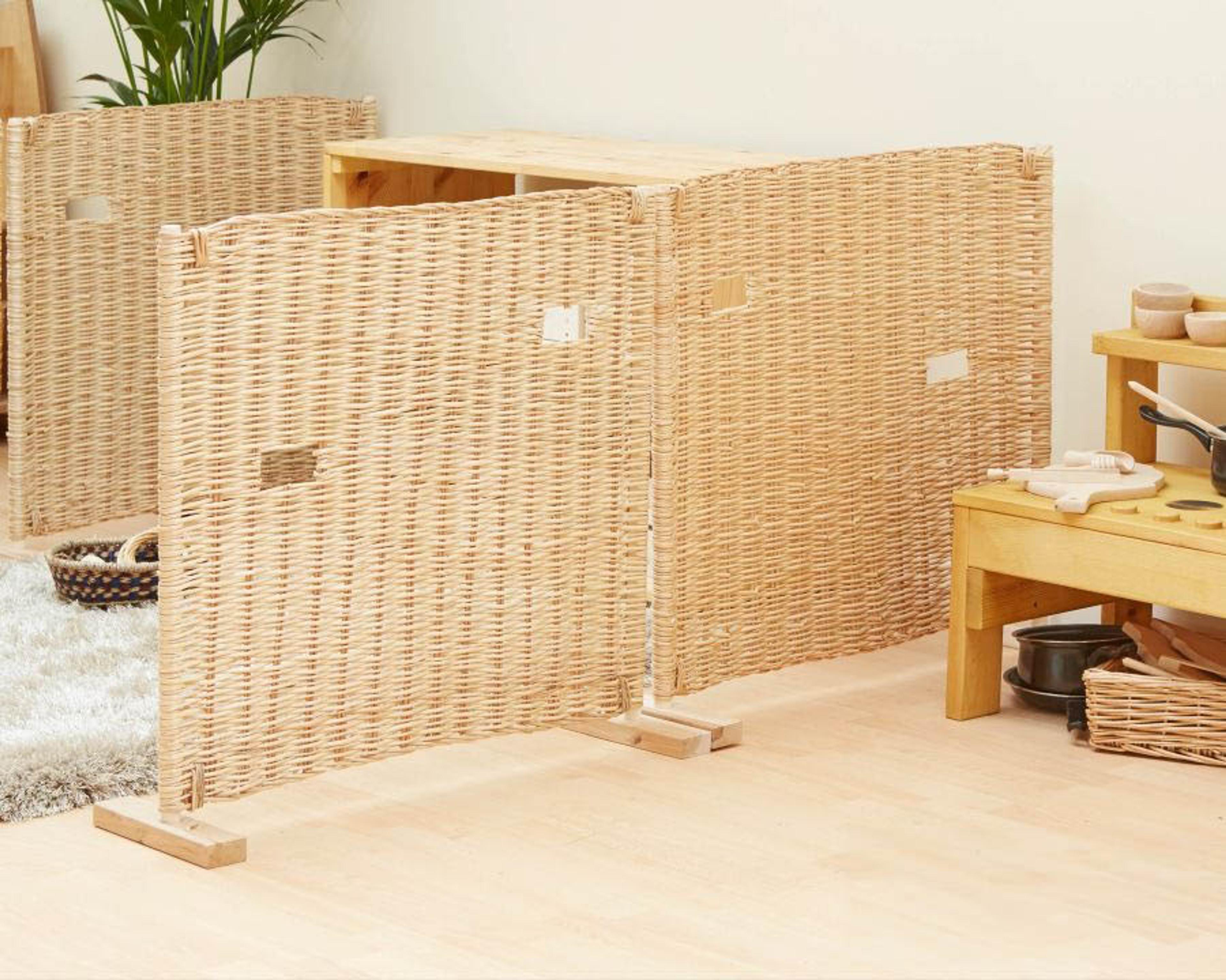 INDOOR ROOM DIVIDERS. (SET OF 2)