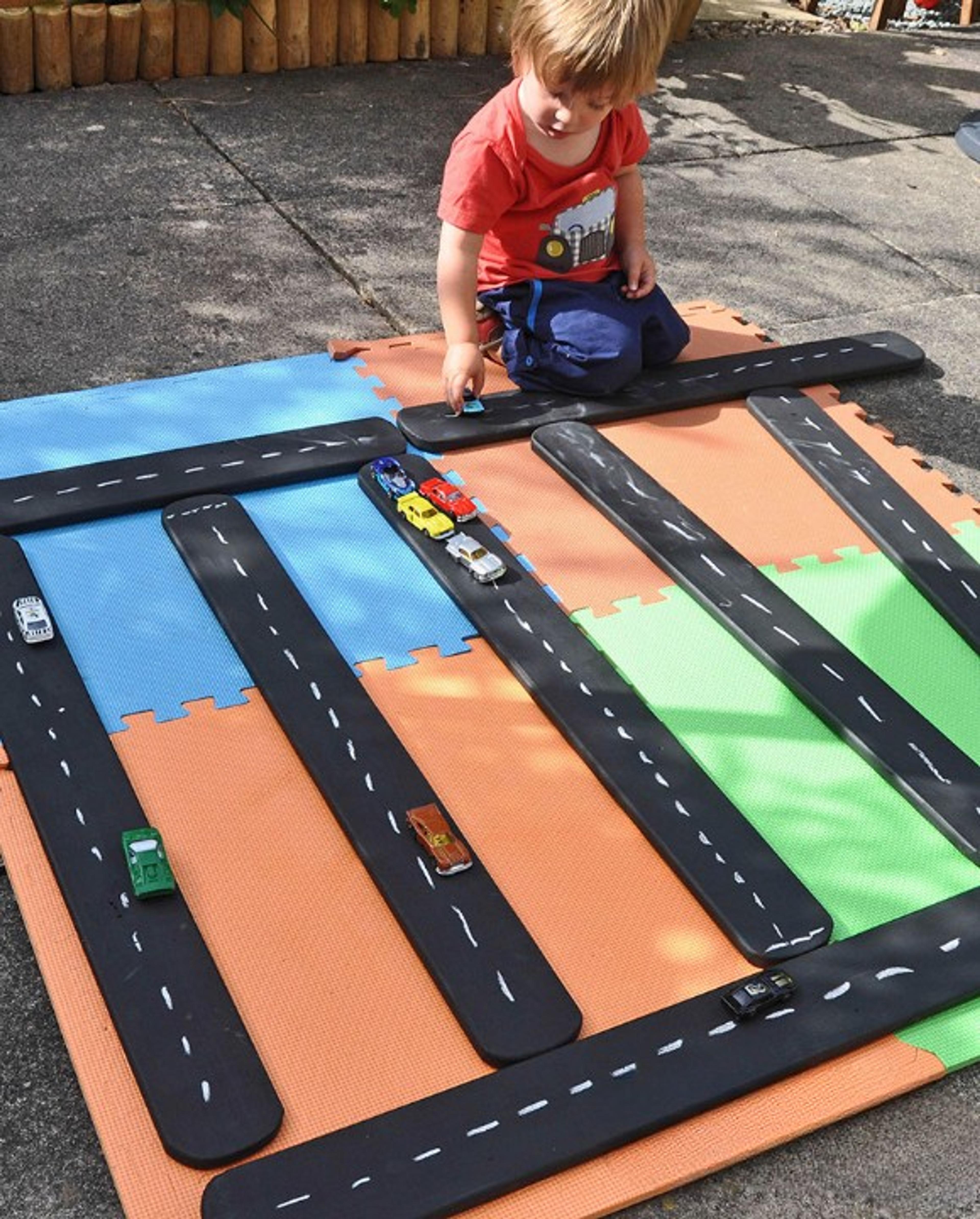 OUTDOOR CHALKBOARD ROADWAYS (8)