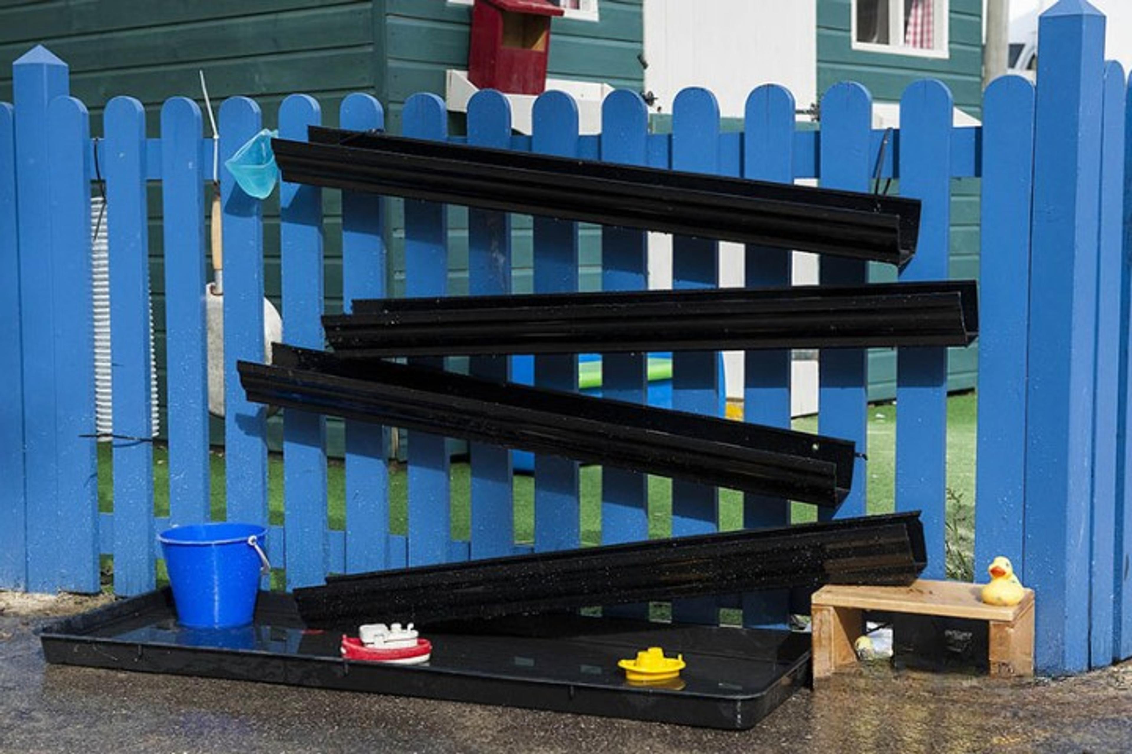 FENCE ANTI DROOP GUTTERING (4)