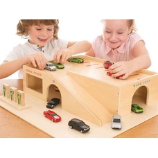 Wooden Garage & Die Cast Cars/Tray With Lid