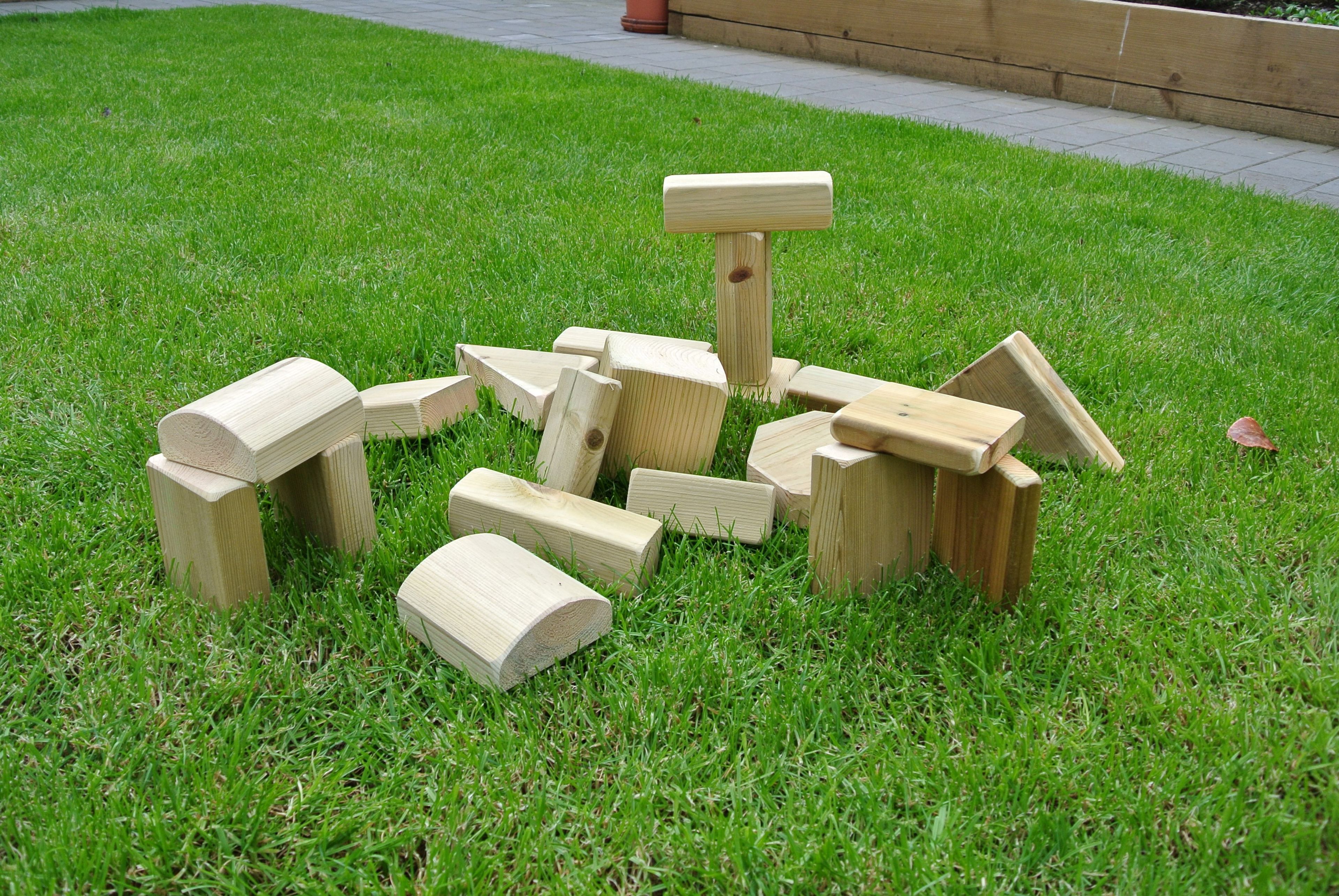 Red Monkey Play Outdoor Play Blocks - Pack of 20