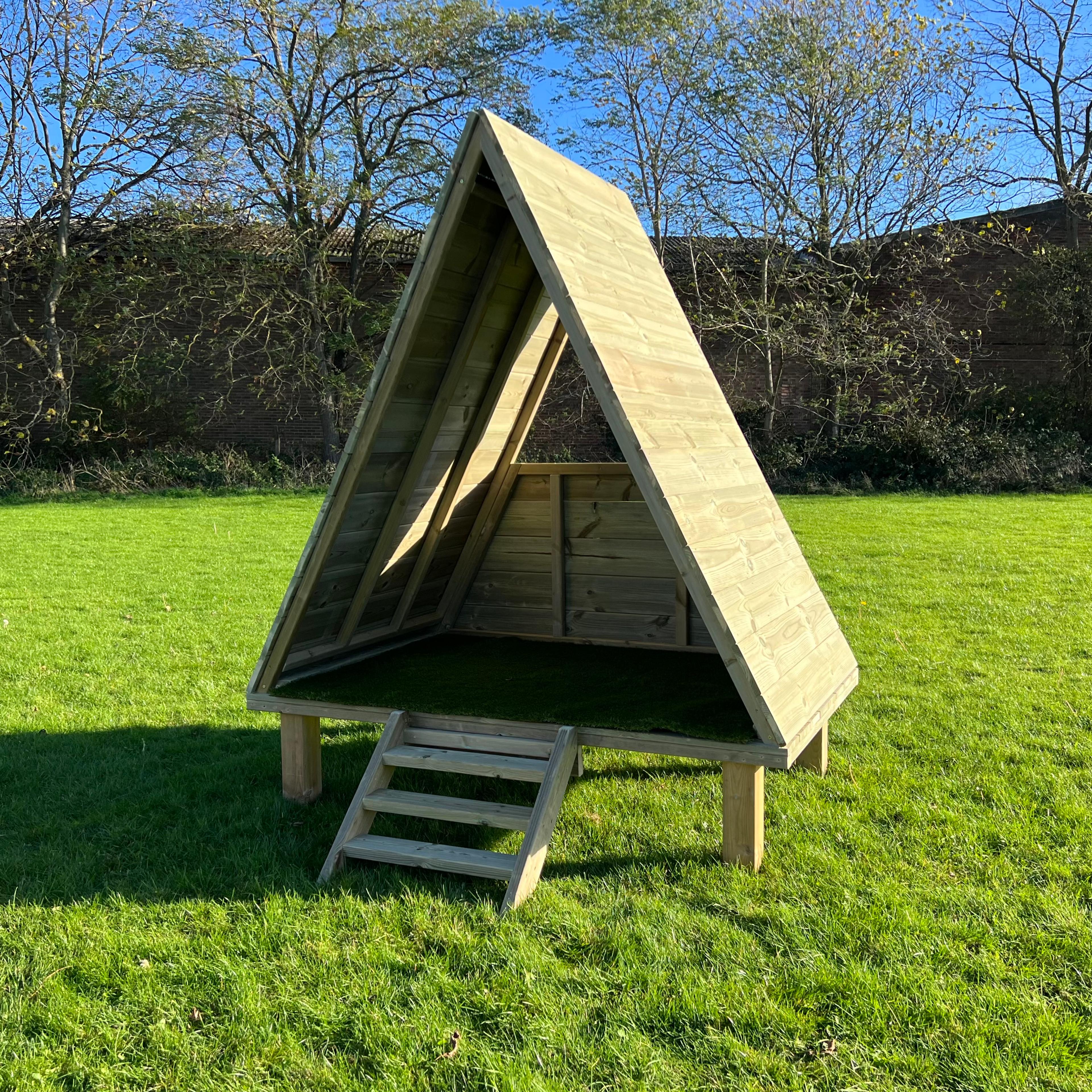 NEWBY LEISURE Outdoor Freestanding Teepee Den 