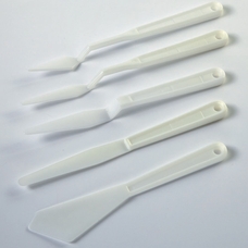 White Plastic Palette Knives. Set of 5