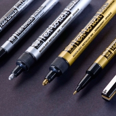 Sakura Pen-Touch Metallic Marker Starter Pack