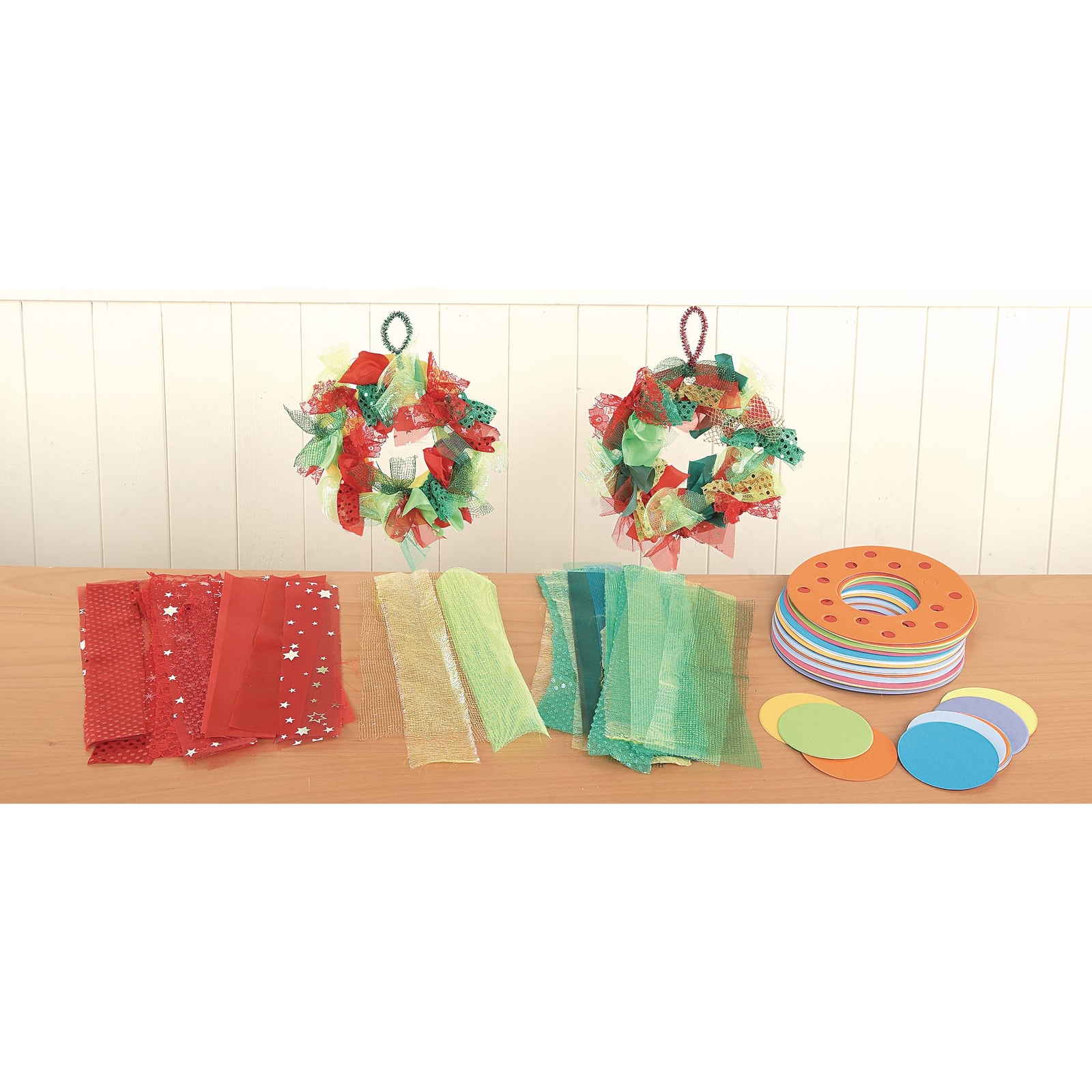 Tactile Wreaths Pack of 30