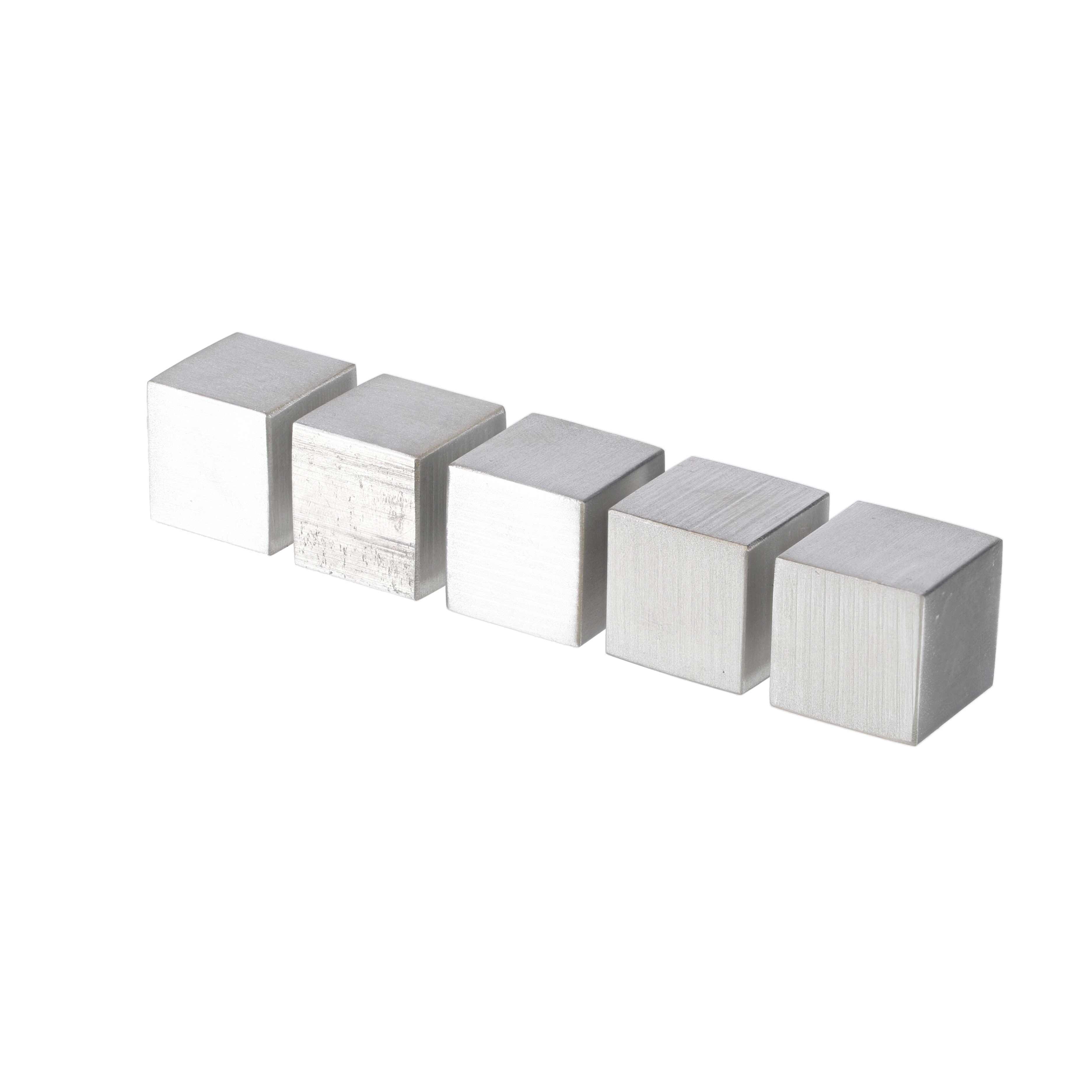 Cube For Density Invest. Aluminium