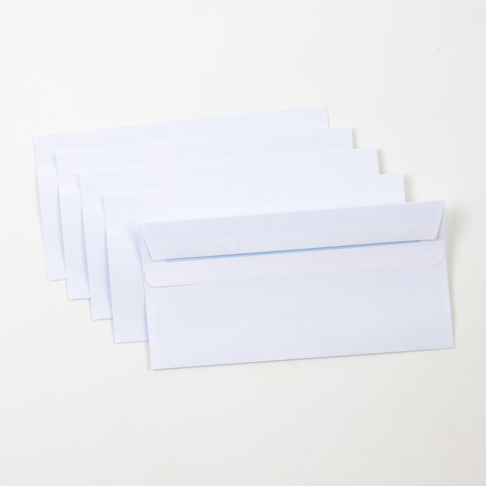 Envelopes DL White GumWal 80gsmP1000
