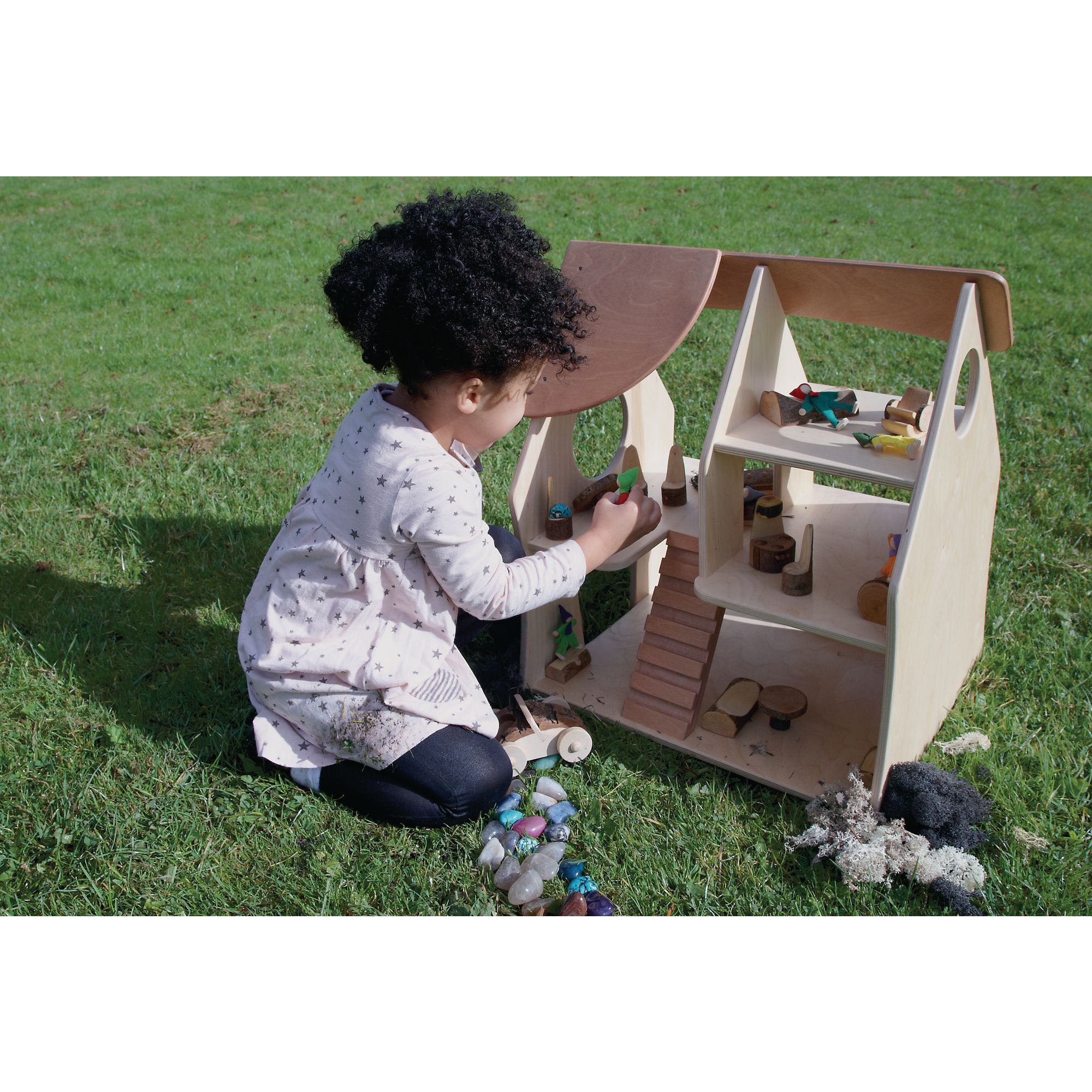 Under 2s Dolls And Fairy House