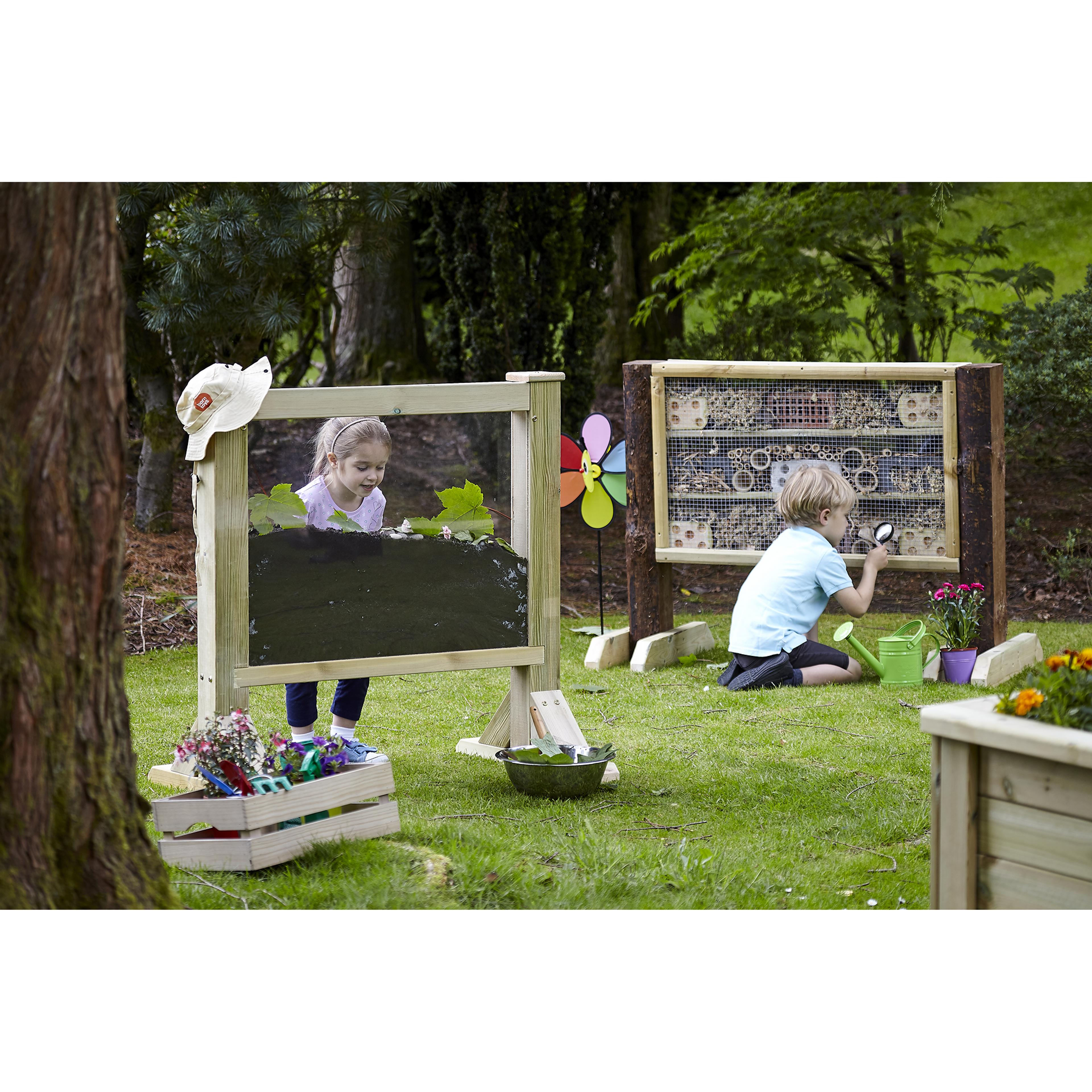 Millhouse Outdoor Mini Beast Farm 
