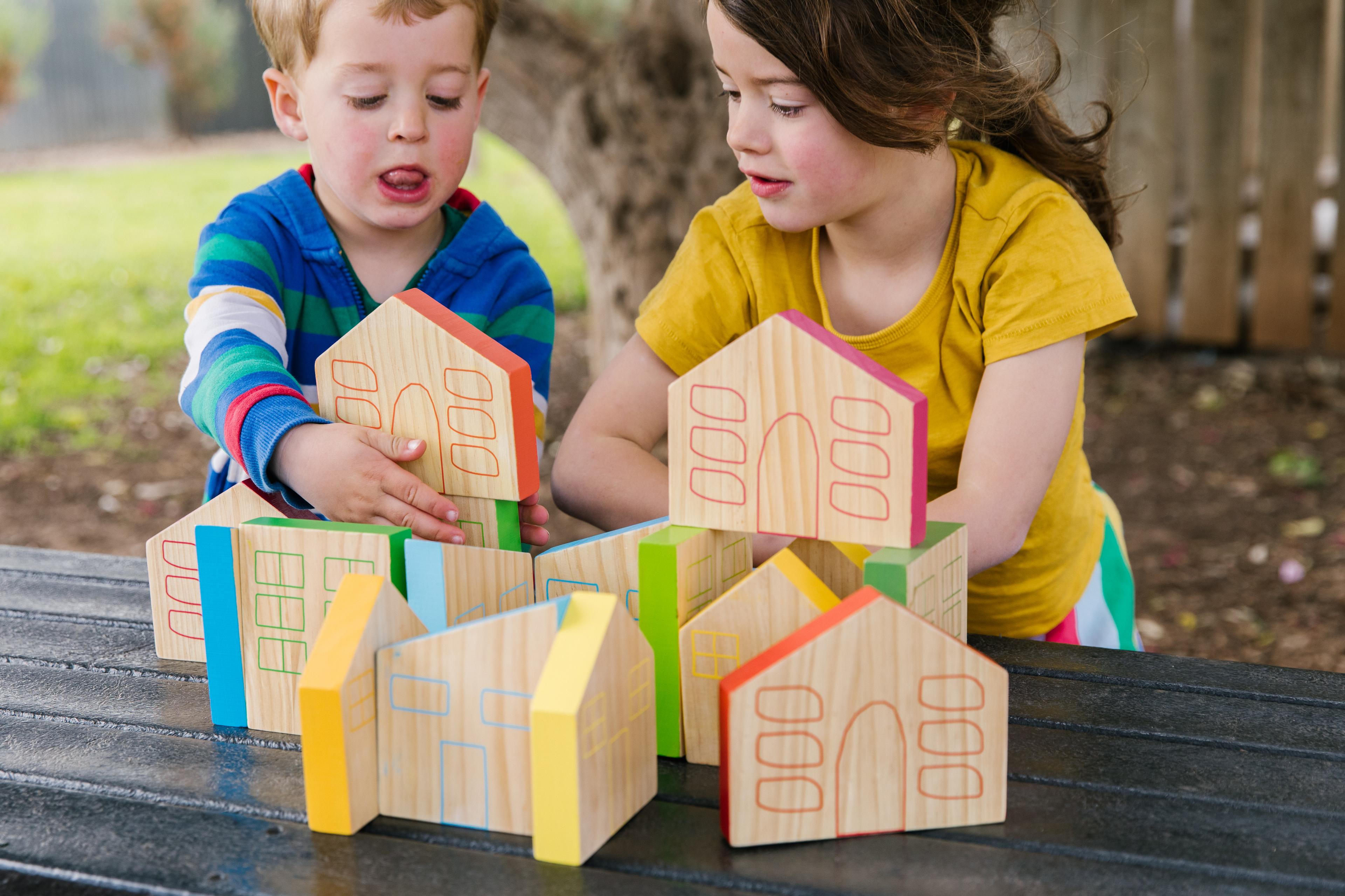 The Freckled Frog Colourful Houses - 16 Piece Set