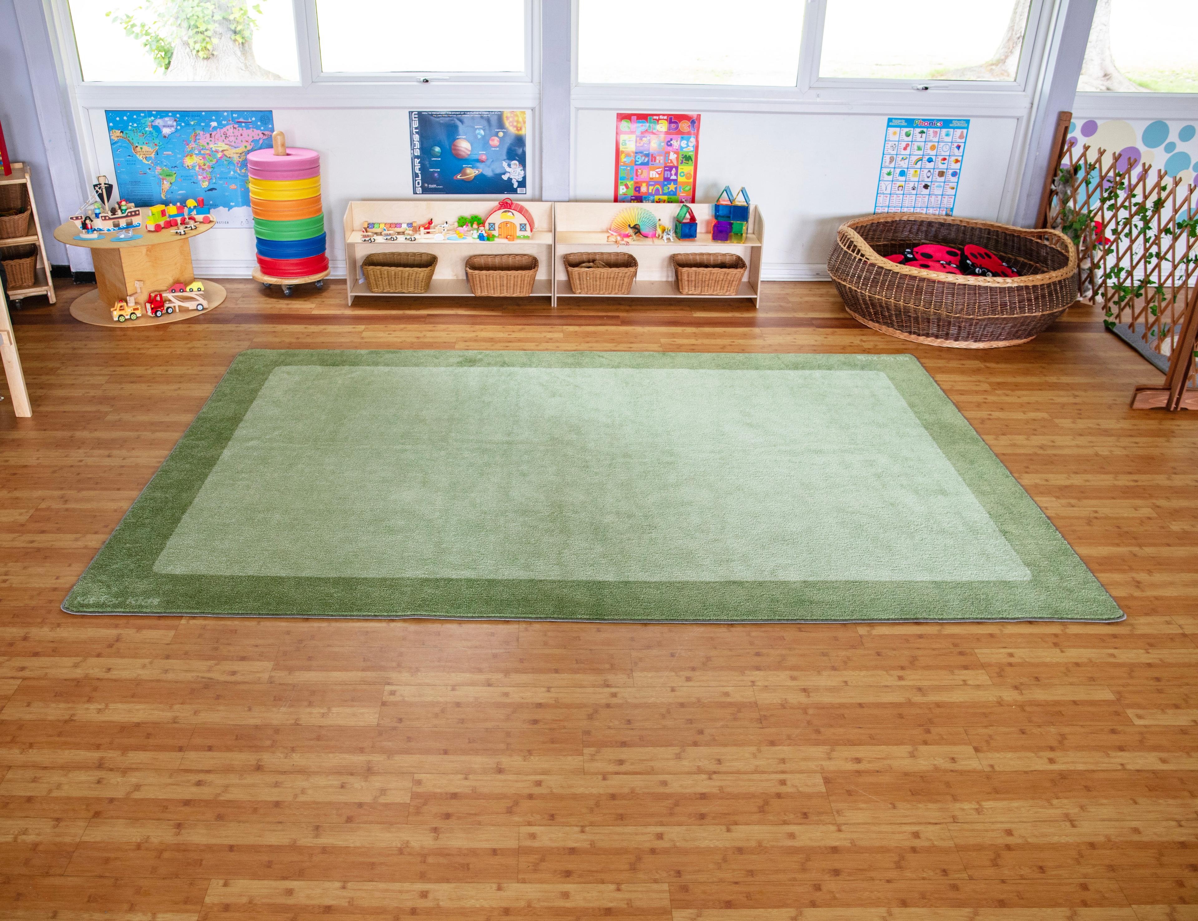 Classic Rectangular Border Carpet 3000 x 2000mm  - Green