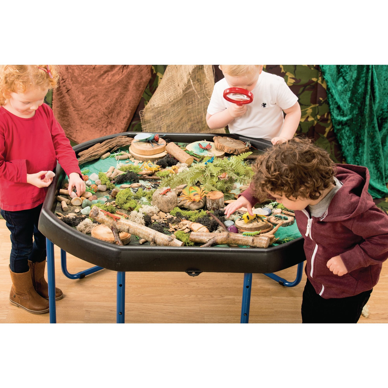 Minibeasts Play Tray Mat from Hope Education