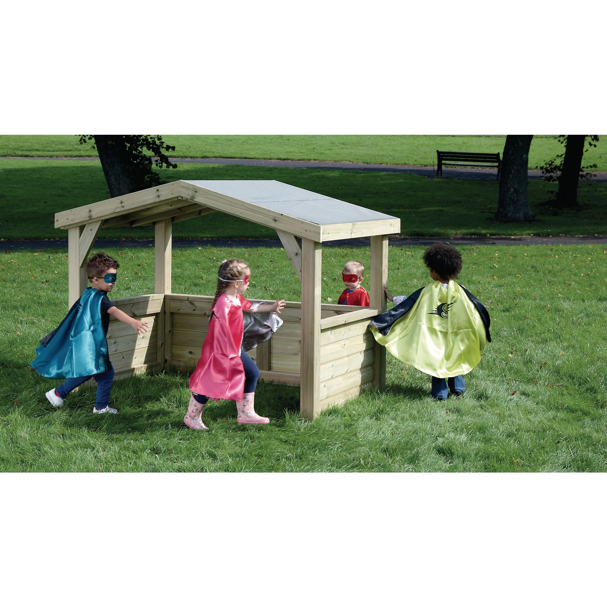 Outdoor Role Play Den