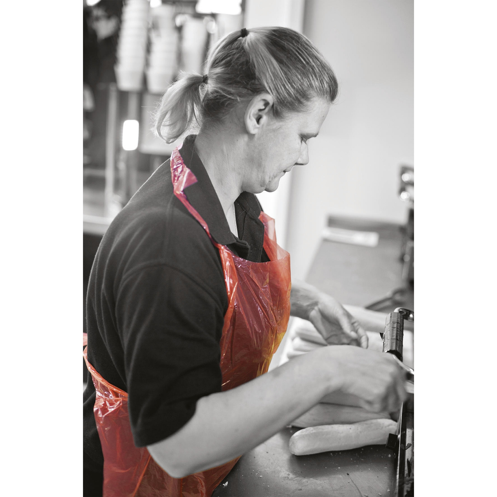 Red Disposable Apron No Pocket - One Size - pack x 200