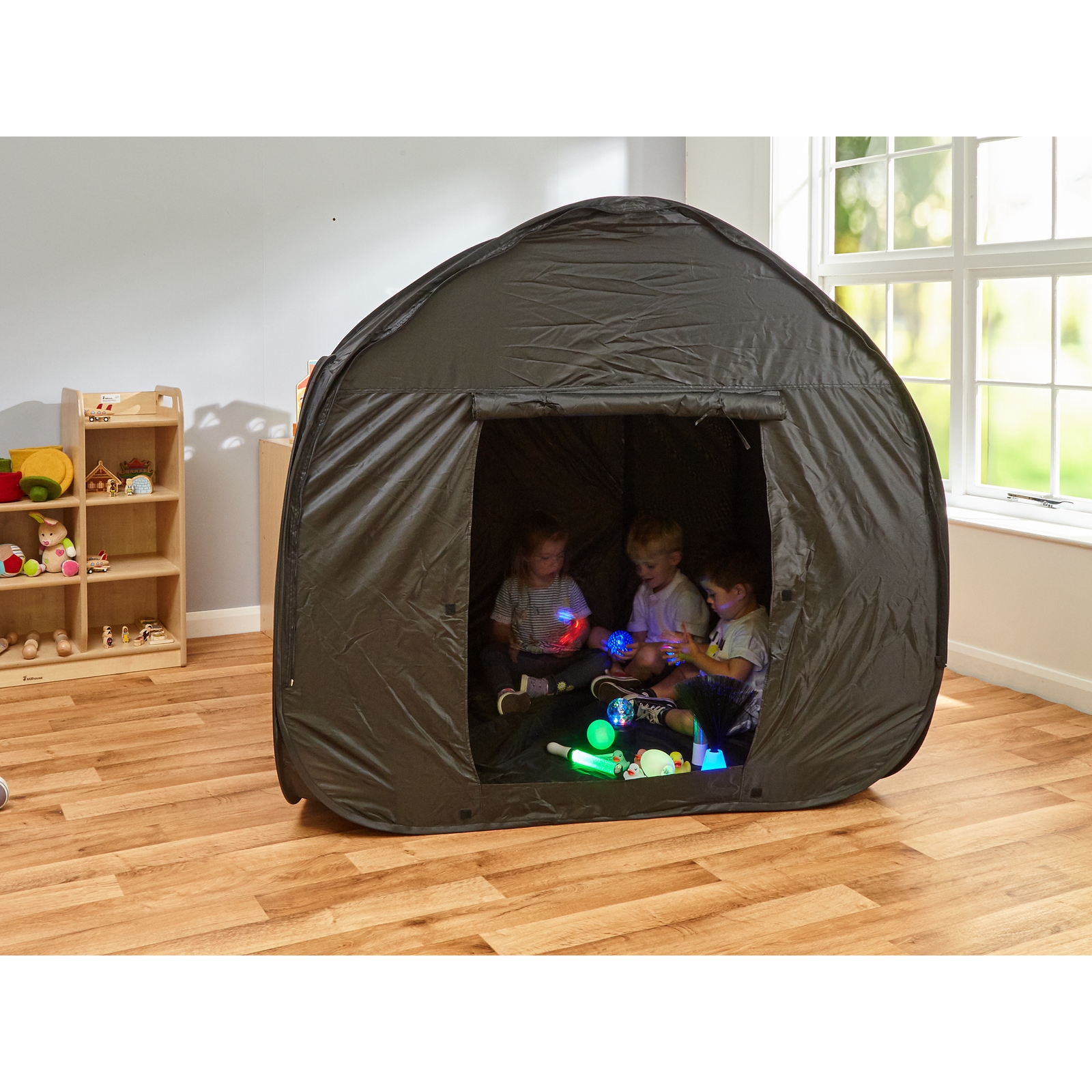 Black Sensory Pod With Sensory Kit